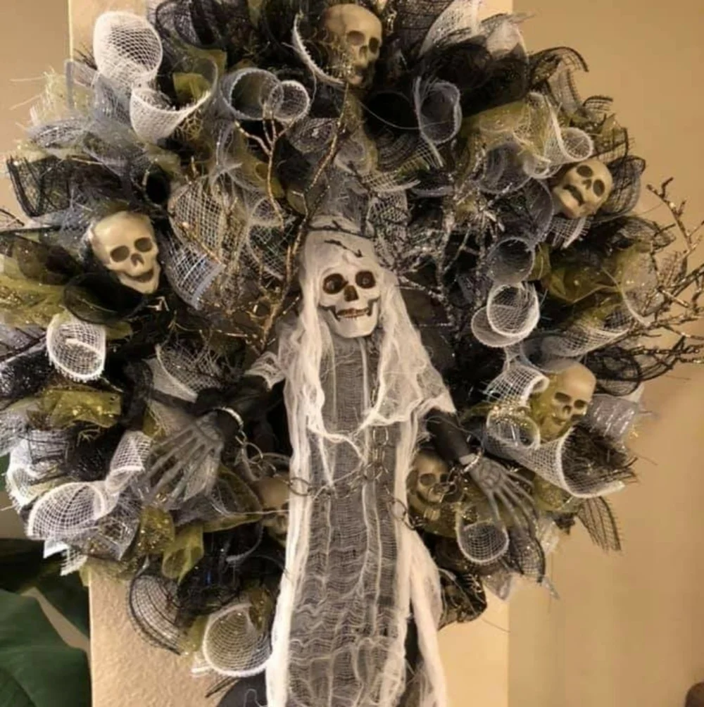 Halloween fun scarey skeleton wreath door decor